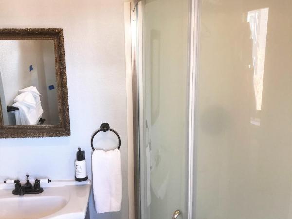 College Inn Hotel : photo 8 de la chambre premium double room - two queen beds, private bathroom