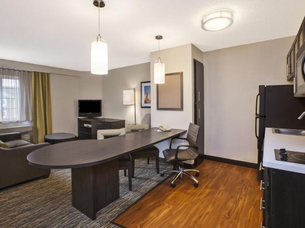 Candlewood Suites Indianapolis Northeast, an IHG Hotel : photo 5 de la chambre suite 1 chambre lit queen-size avec canapé-lit