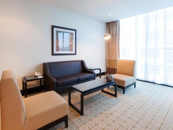 Holiday Inn Dubai Al Barsha, an IHG Hotel : photo 6 de la chambre suite 1 chambre lit king-size – vue sur ville