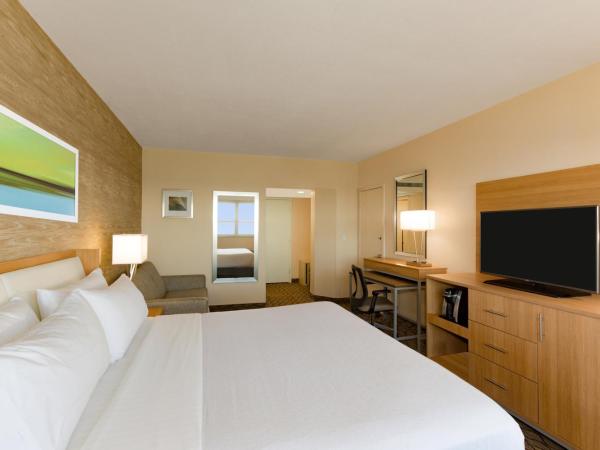 Holiday Inn Miami Beach-Oceanfront, an IHG Hotel : photo 5 de la chambre chambre lit king-size - vue sur océan