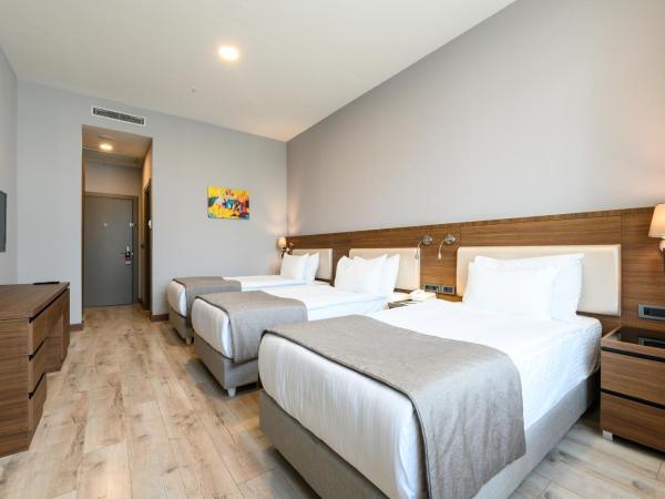 La Quinta by Wyndham Istanbul Gunesli : photo 2 de la chambre chambre triple supérieure