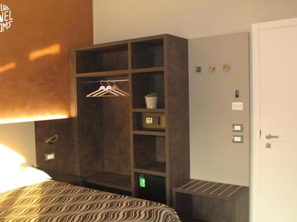 People Travel Rooms : photo 2 de la chambre chambre double avec salle de bains privative