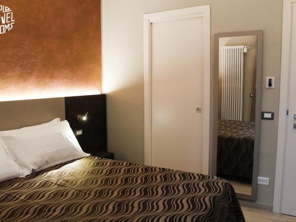 People Travel Rooms : photo 7 de la chambre chambre double avec salle de bains privative