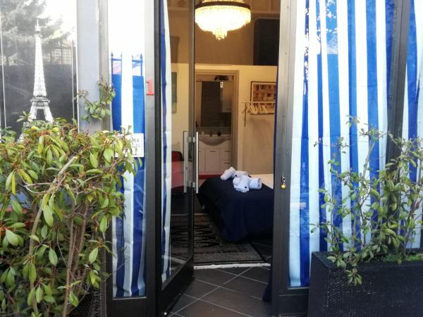 Al 20 Guest House Fiera Milano - Certosa - San Siro : photo 9 de la chambre grande chambre double