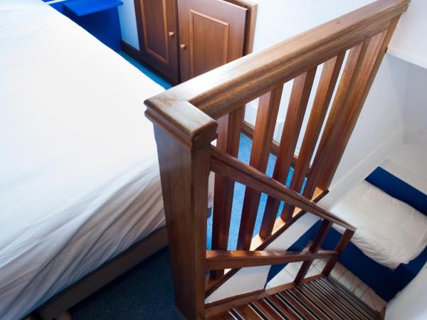 Hôtel Le Dauphin : photo 2 de la chambre chambre triple