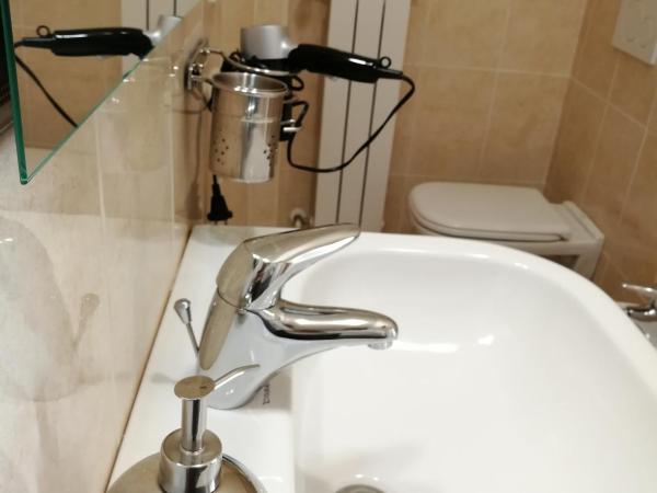 bariairport : photo 1 de la chambre chambre lit king-size