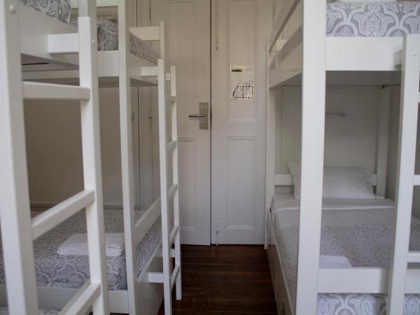 WW Hostel & Suites : photo 3 de la chambre lit dans dortoir 6 lits avec salle de bains commune