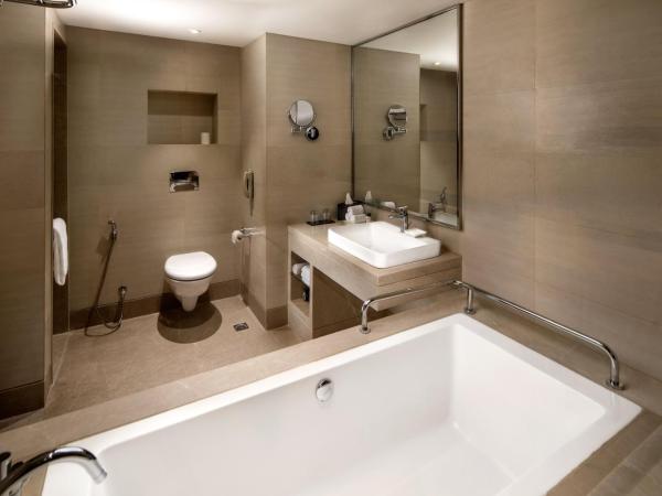 Holiday Inn Agra MG Road an IHG Hotel : photo 8 de la chambre suite lit king-size