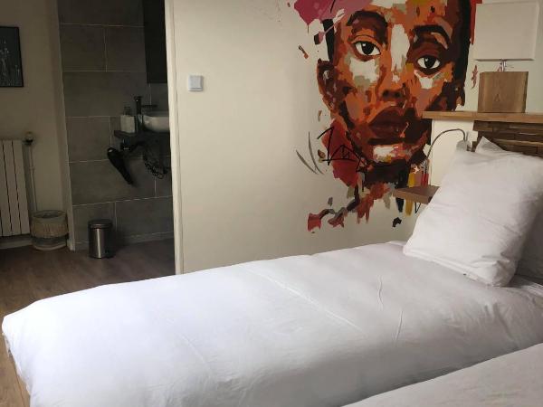 Ginkgo Maison d'hôtes : photo 4 de la chambre chambre quadruple avec salle de bains
