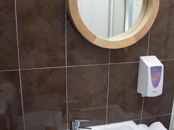 WW Hostel & Suites : photo 4 de la chambre chambre familiale (4 adultes) 