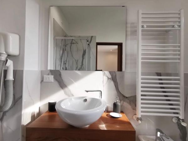 Civico21 : photo 2 de la chambre chambre double avec salle de bains privative