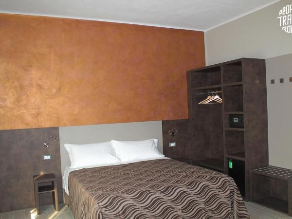 People Travel Rooms : photo 9 de la chambre chambre double avec salle de bains privative