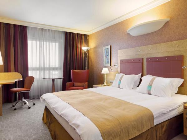 Holiday Inn Athens Attica Av, Airport W., an IHG Hotel : photo 4 de la chambre chambre lit king-size exécutive