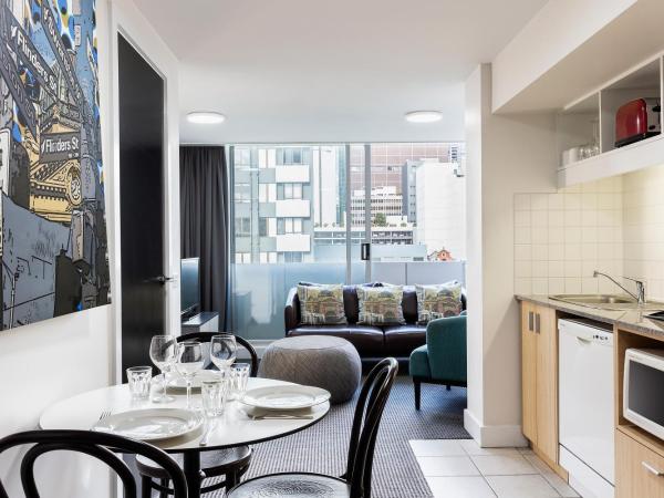 Quality Apartments Melbourne Central : photo 1 de la chambre hébergement 2 chambres avec toit-terrasse
