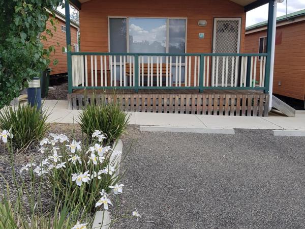 Canberra Carotel Motel : photo 6 de la chambre villa 2 chambres avec baignoire spa