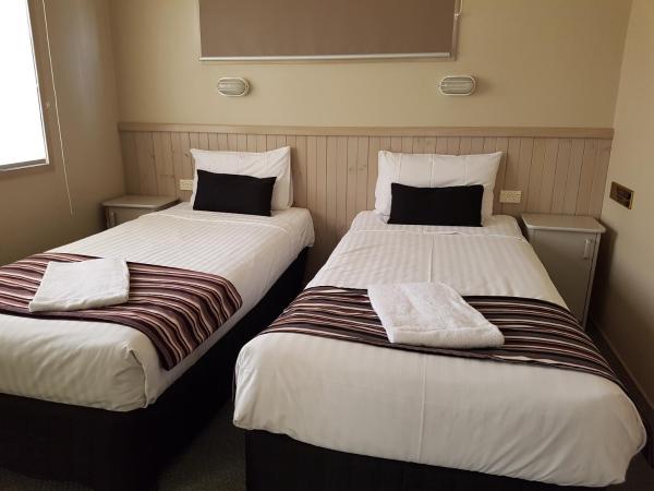 Canberra Carotel Motel : photo 5 de la chambre villa 2 chambres avec baignoire spa