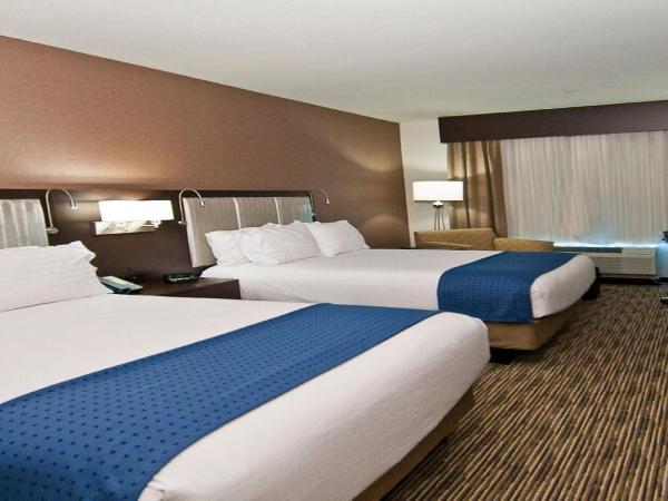Holiday Inn Austin Airport, an IHG Hotel : photo 1 de la chambre chambre standard avec 2 lits queen-size