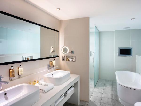 Holiday Inn Bristol City Centre, an IHG Hotel : photo 4 de la chambre suite 1 chambre avec canapé-lit