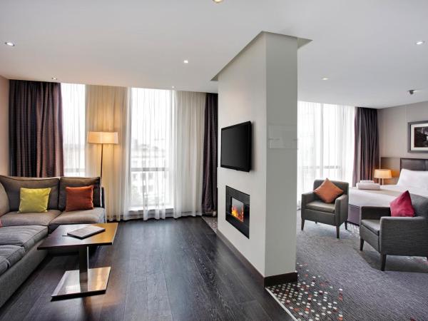 Holiday Inn Bristol City Centre, an IHG Hotel : photo 2 de la chambre suite 1 chambre avec canapé-lit