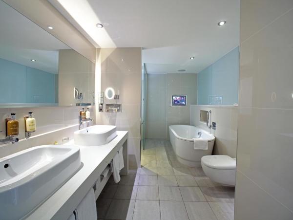 Holiday Inn Bristol City Centre, an IHG Hotel : photo 3 de la chambre suite 1 chambre avec canapé-lit