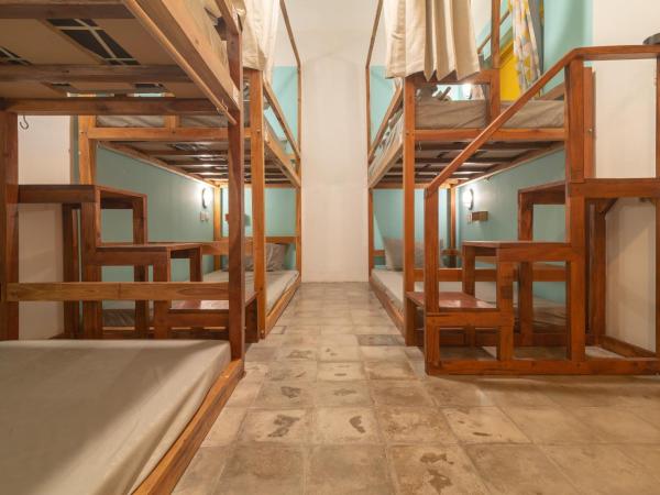 Wonderloft Hostel Jogja : photo 2 de la chambre lit dans dortoir mixte de 6 lits