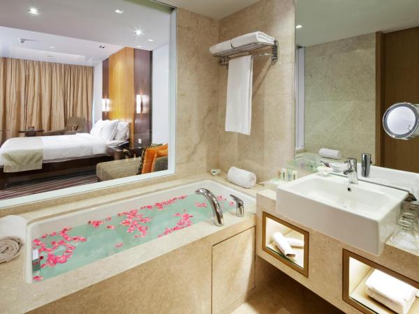 Holiday Inn Mumbai International Airport, an IHG Hotel : photo 3 de la chambre premium king room - lounge access