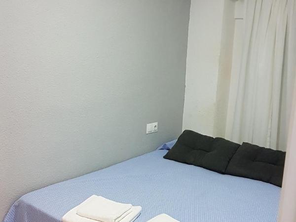 Guesthouse Central : photo 2 de la chambre chambre double avec salle de bains privative