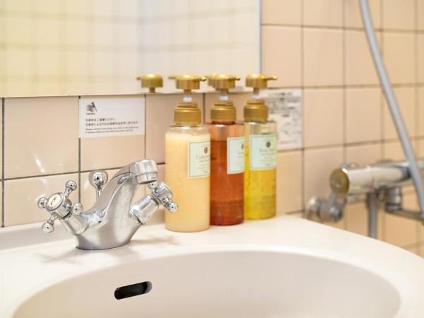 Plaza Hotel Premier : photo 3 de la chambre double room with small double bed - smoking