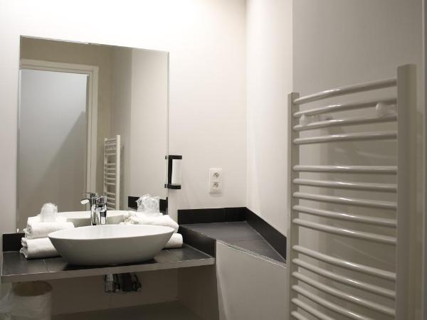 Le Fangassier : photo 2 de la chambre chambre double confort avec terrasse