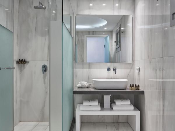 Grand Beach Hotel : photo 4 de la chambre suite panorama avec piscine semi-privée