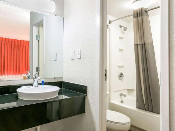 Rodeway Inn Baltimore - Inner Harbor South : photo 3 de la chambre chambre lit queen-size - fumeurs