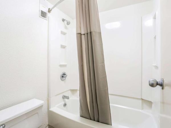 Rodeway Inn Baltimore - Inner Harbor South : photo 5 de la chambre chambre lit queen-size - fumeurs