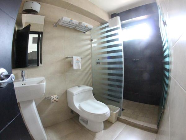 Hotel Portonovo Plaza Malecon : photo 7 de la chambre chambre standard