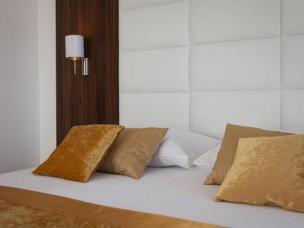 Hotel Perla : photo 1 de la chambre chambre double ou lits jumeaux confort avec balcon