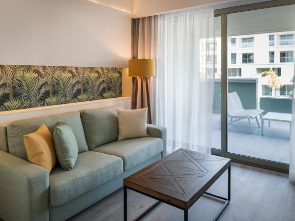 Catalonia Grand Costa Mujeres All Suites & Spa - All Inclusive : photo 4 de la chambre suite supérieure 