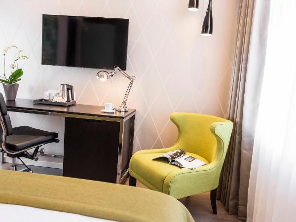 Holiday Inn Dresden - Am Zwinger, an IHG Hotel : photo 4 de la chambre chambre standard lit queen-size