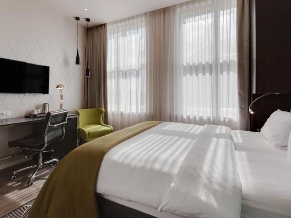 Holiday Inn Dresden - Am Zwinger, an IHG Hotel : photo 1 de la chambre chambre standard lit queen-size