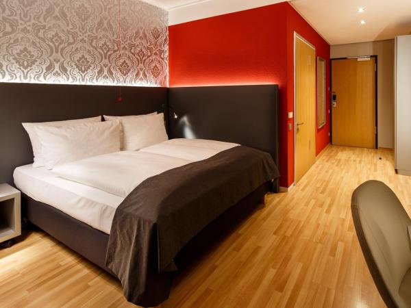 Holiday Inn Dresden - City South, an IHG Hotel : photo 4 de la chambre chambre lit queen-size standard - accessible aux personnes à mobilité réduite