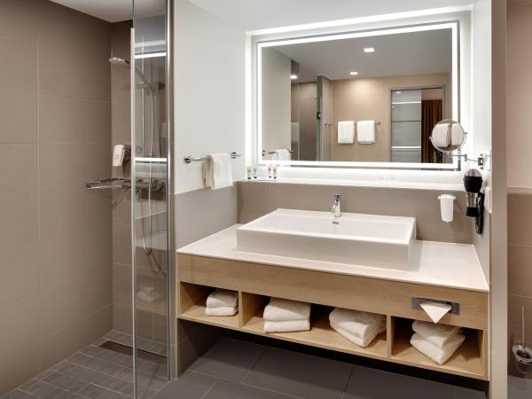 Holiday Inn Düsseldorf City - Toulouser Allee, an IHG Hotel : photo 2 de la chambre suite