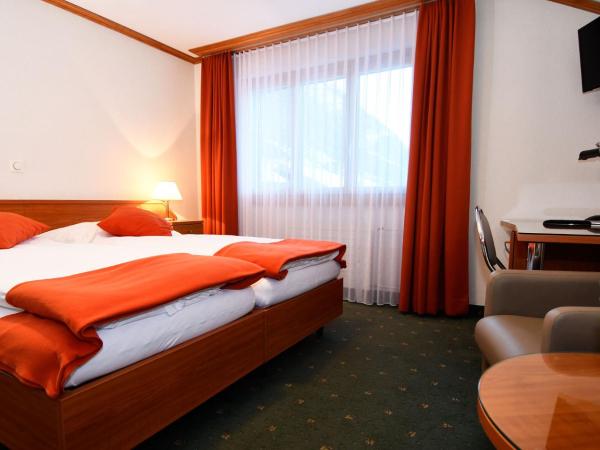 Hotel Elite : photo 1 de la chambre chambre double supérieure avec baignoire spa