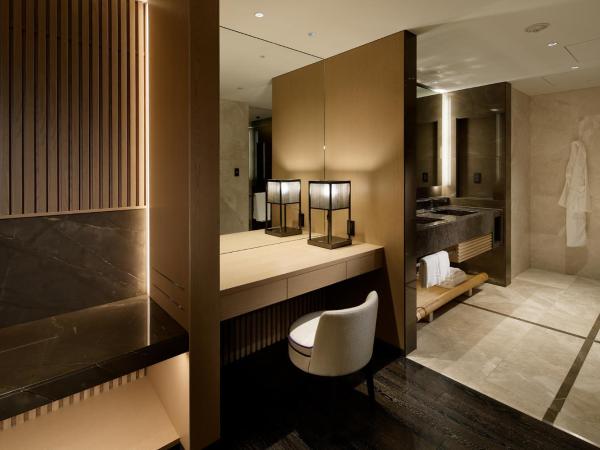 Four Seasons Hotel Kyoto : photo 7 de la chambre two bedroom residence 1 king/ two double beds or two king beds