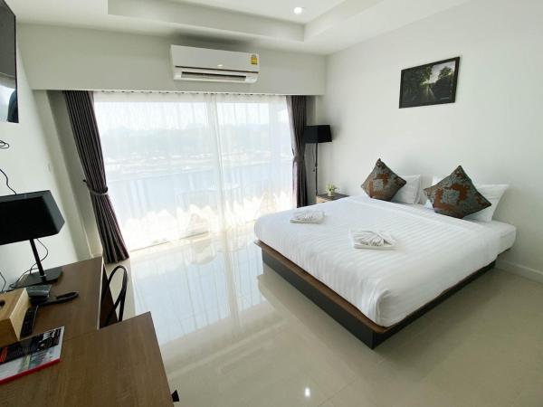 River Kwai View Hotel - SHA Extra Plus Certified : photo 6 de la chambre chambre double ou lits jumeaux deluxe - vue sur rivière