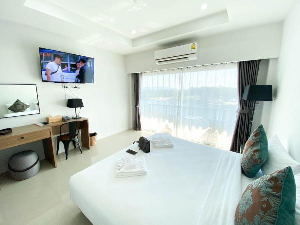 River Kwai View Hotel - SHA Extra Plus Certified : photo 8 de la chambre chambre double ou lits jumeaux deluxe - vue sur rivière