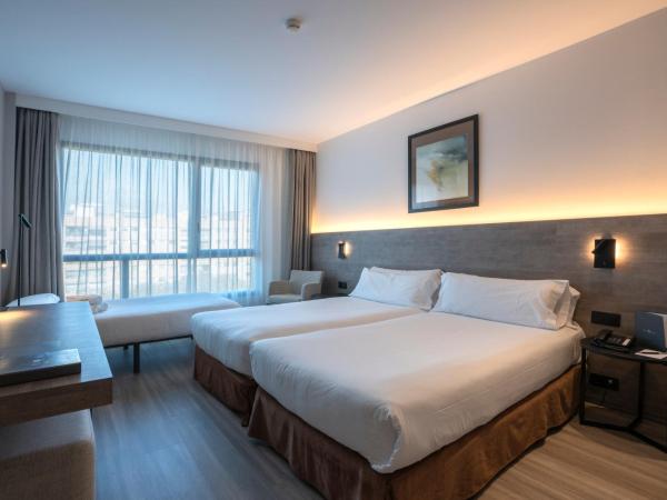 Attica 21 Barcelona Mar : photo 5 de la chambre chambre double avec lit d'appoint