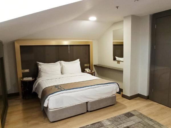 Peyk Hotel : photo 7 de la chambre chambre familiale avec balcon