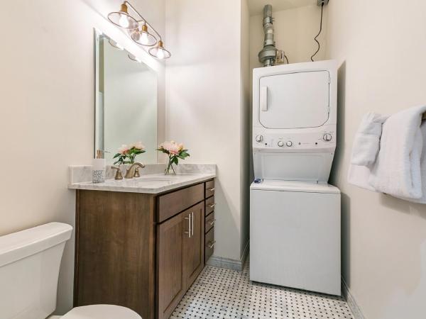 1 and 2 BR Private Condos Steps Away From French Quarter : photo 4 de la chambre appartement 2 chambres