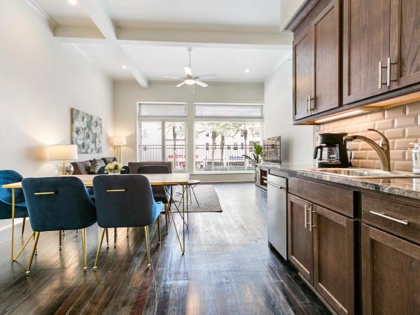 1 and 2 BR Private Condos Steps Away From French Quarter : photo 10 de la chambre appartement 2 chambres