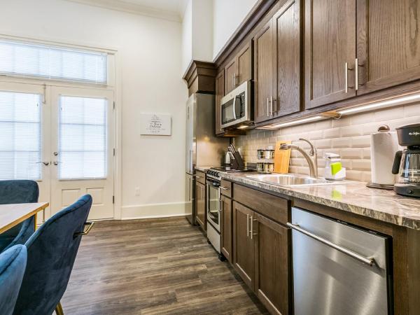 1 and 2 BR Private Condos Steps Away From French Quarter : photo 9 de la chambre appartement 2 chambres