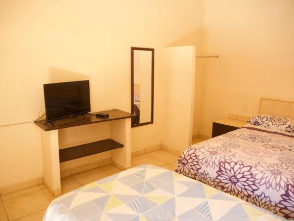 Hotel Cuauhtemoc : photo 2 de la chambre chambre familiale