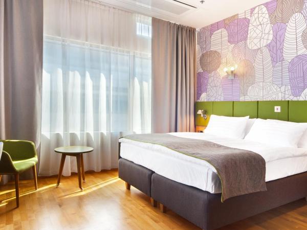 Holiday Inn Helsinki City Centre, an IHG Hotel : photo 1 de la chambre chambre lits jumeaux standard pour personnes À mobilité réduite